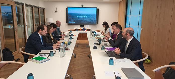 Hoy, en París, en una reunión entre la secretaria general de Pesca y su homólogo francés foto 3