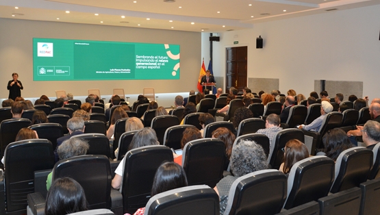 Hoy, en la inauguración de una jornada sobre impulso al relevo generacional en el campo foto 3