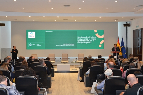 Hoy, en la inauguración de una jornada sobre impulso al relevo generacional en el campo foto 7
