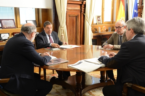 Luis Planas se reúne con el presidente de Tragsa para analizar las medidas de apoyo al sector agrario afectado por la dana foto 3