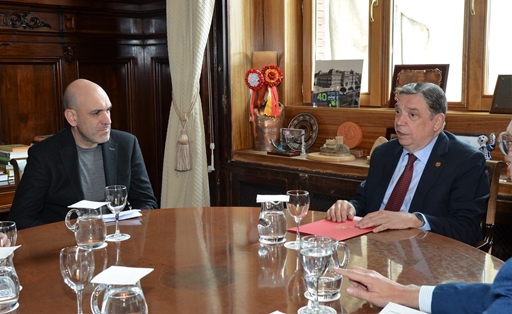 El ministro Luis Planas se reúne con el chef y alcalde de los cocineros rurales, Luis Alberto Lera 