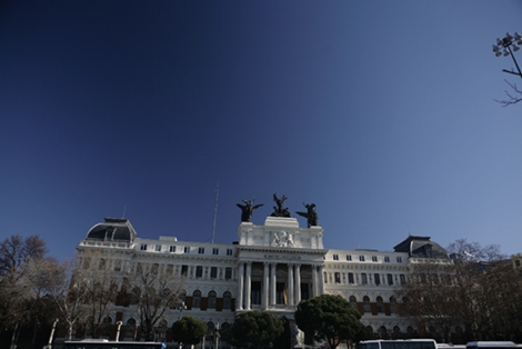 Fachada principal del Ministerio de Agricultura. Fotografía de Valentín Álvarez