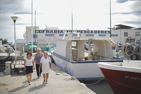 Armadoras de la Cofradía de Pescadores de Santa Pola en el puerto de la localidad