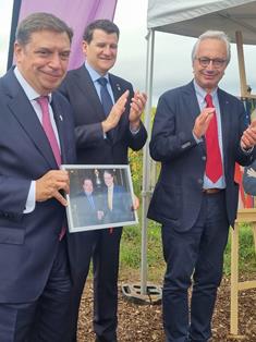 Hoy, en Dijon (Francia), en la reunión ministerial de la Organización Internacional de la Viña y el Vino foto 6