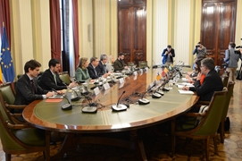 
				
			
				Hoy, en una reunión con los consejeros de Pesca de las cinco autonomías mediterráneas
			
				