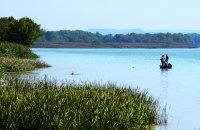 Pescadores en el embalse de Mequinenza