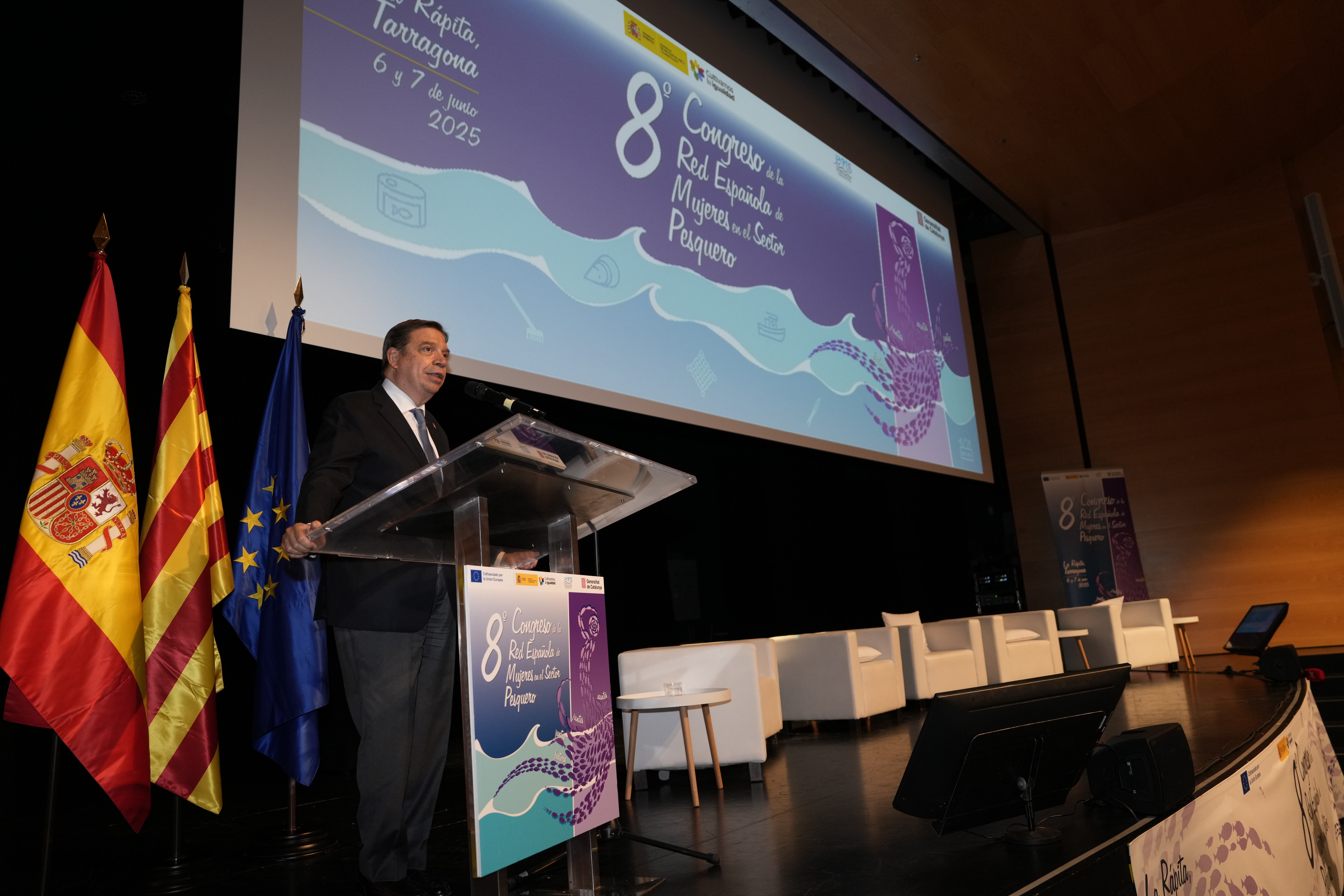 
				
			
				Hoy, en el VIII Congreso de la Red española de mujeres en el sector pesquero, en La Rápita (Tarragona)


			
				
