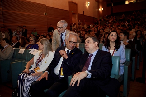 Hoy, en la inauguración del 44º Congreso Mundial de la Viña y el Vino, en Cádiz foto 4