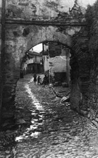 Calle típica. Guadalupe (Cáceres). (s.a.) Autor: Adalberto Picasso