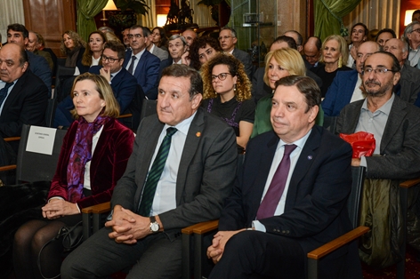 Hoy, durante los VI Premios Periodismo y Sector Pesquero Español foto 4