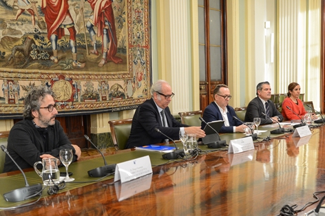 Luis Planas debate con representantes de la hostelería y la restauración ideas para la futura Estrategia Nacional de Alimentación  foto 5