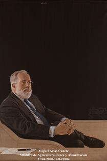 Miguel Arias Cañete. Ministro de Agricultura, Pesca y Alimentación (2000-2004). Ministro de Agricultura, Alimentación y Medio Ambiente (2011-2014). Pintor: Hernán Cortés Moreno (Cádiz 1953). Foto: Valentín Álvarez.