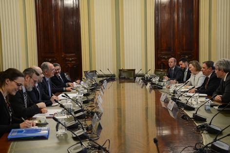 Hoy, en el marco de la primera visita oficial que el representante europeo realiza a España 