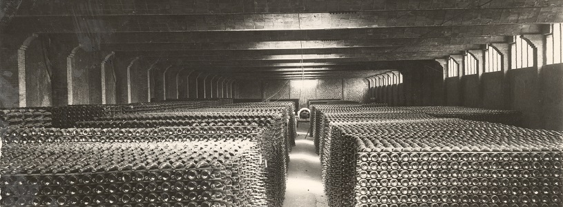 Bodega de la casa Codorniú, San Sadurni de Noya (Barcelona), Autor: Foto Mas, [s.a.]. Signatura: 920-barcelona