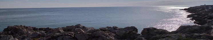 Amanece sobre el mar