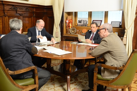 Luis Planas se reúne con el presidente de Tragsa para analizar las medidas de apoyo al sector agrario afectado por la dana foto 2